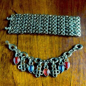 Circa 1980’s!! Gold tone 2”wide cuff